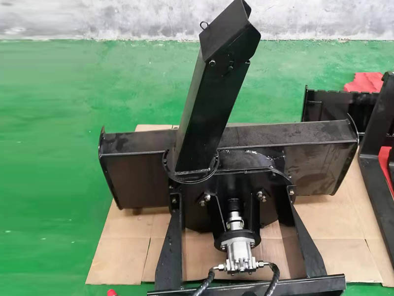 滑移裝載機(jī)附具拋雪機(jī)